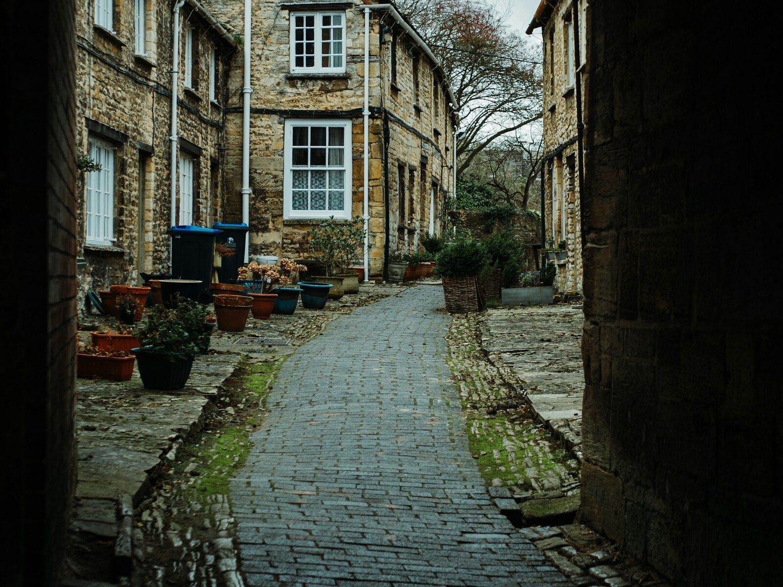 The stone houses of Castleton village